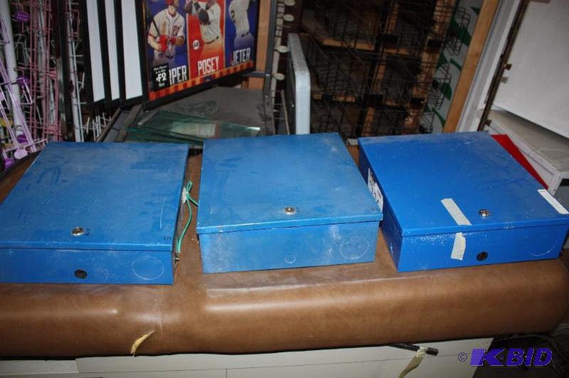 lot 135 image: Lot of (3) Miscellaneous Security Boxes 16 x 14 x 4.