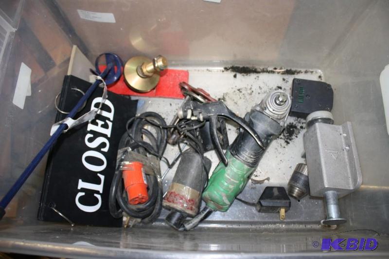 lot 138 image: Box Lot Including U-Vue Electricity Money Monitor Lighting Unit Accura Electronic Heat Gun And
