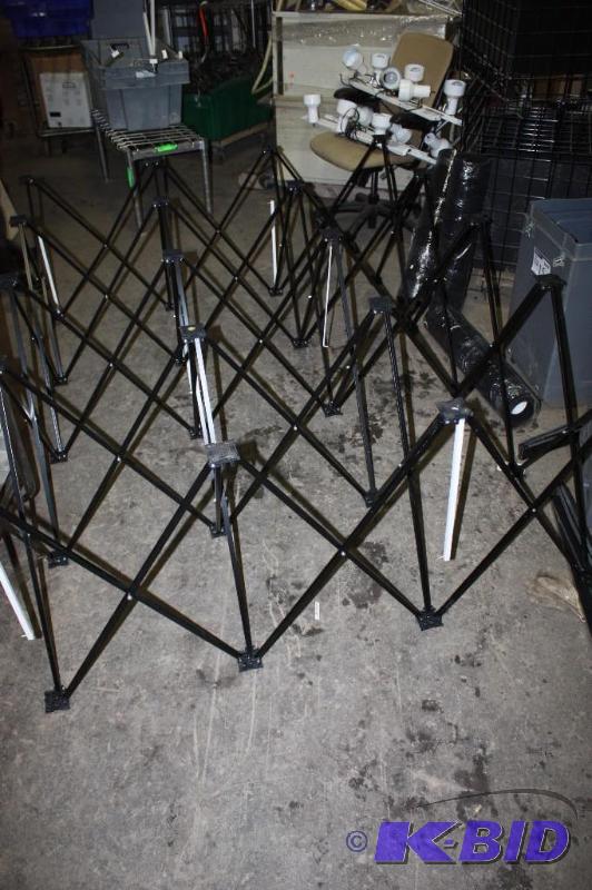 lot 15 image: Full Sky Line Display Set For Conventions.