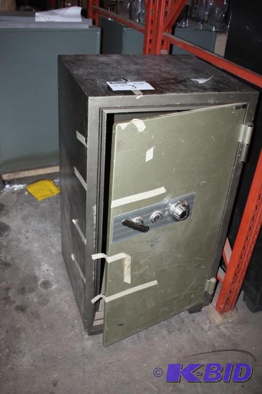 lot 3 image: USCAN UC-3216 Commercial Safe Steel Dial & Handle 24 x 23 x 43.5.