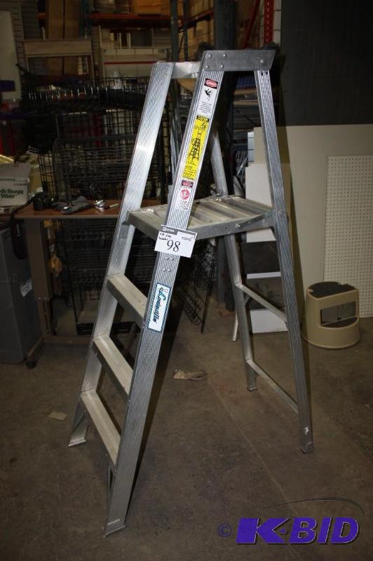 lot 98 image: Louisville Ladder Co. Model AP1004 4 Ft. Metal Step Ladder wWorking Platform 3 Steps.