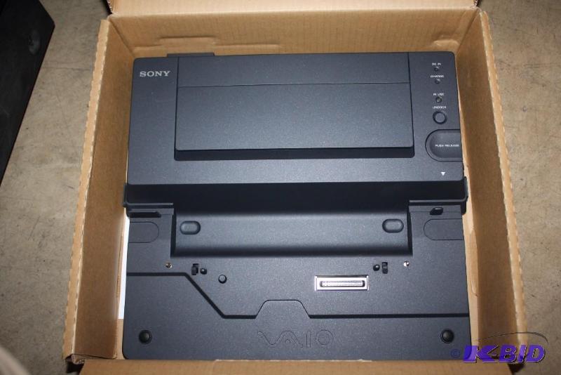 lot 100 image: Sony Docking Station Model VGP-PRBX1 19.5V.