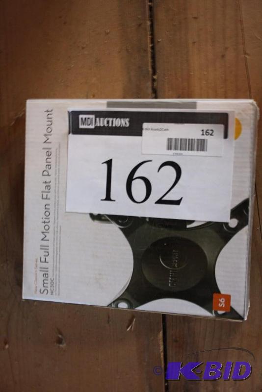 lot 162 image: Small Full Motion Flat Panel Mount NC30C S6 TV Mount Black.