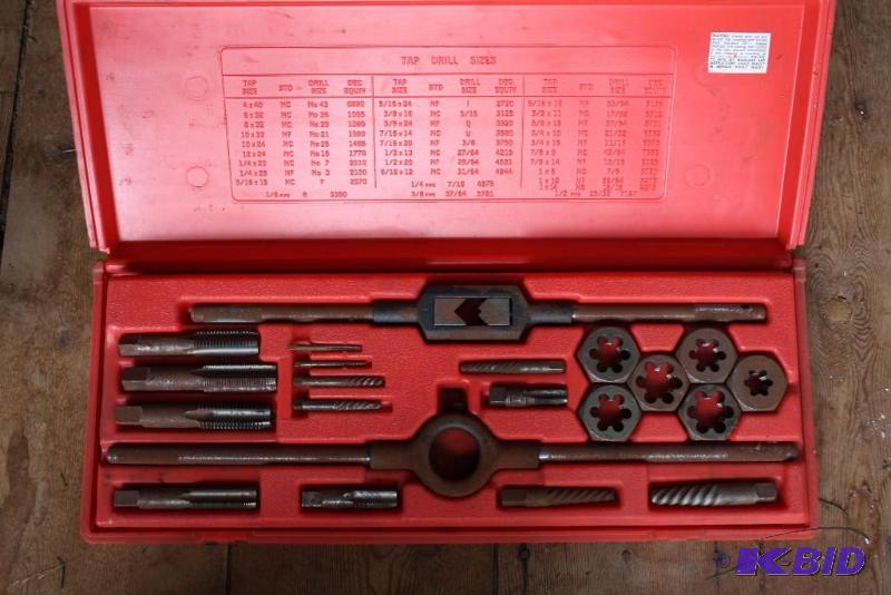 lot 226 image: Miscellaneous Tap Drill Set wCase Red.