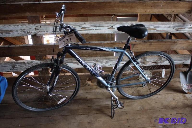lot 231 image: WomenTrek 7200 Multrack RST Alpha Aluminum Frame Geared Bike Comfort Seat Cupholder KickStand.
