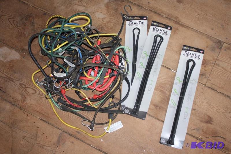 lot 89 image: Floor Lot Including Bungie Cords Gear Ties, 32 cm, 2Pack, app. 3 ct.