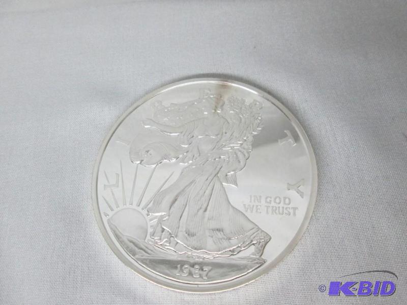 lot 1 image: 1987 Half Pound Silver American Eagle