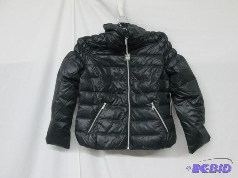 lot 30 image: Womens Short Down Puffer Jacket