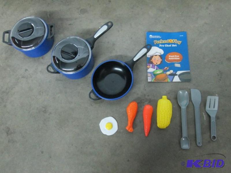 lot 43 image: Learning Resources Pro Chef 13-pc. Playset