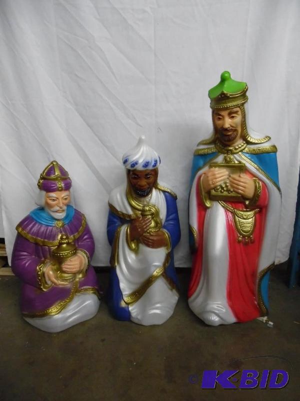 lot 47 image: 36 3-pc. Wise Men Set