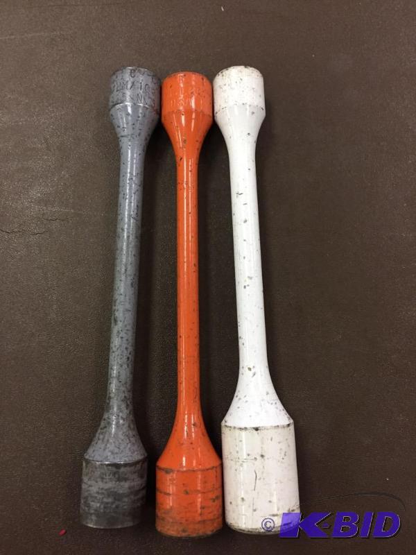lot 23 image: Lot of Torque Sticks