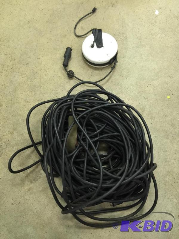 lot 44 image: 100ft Approx Extension Cord And Retractable Extension Cord