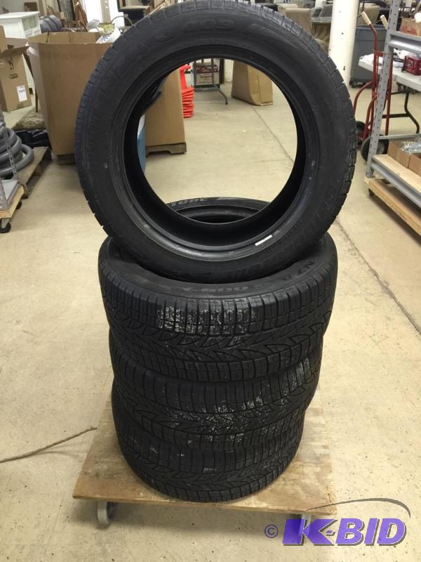 lot 52 image: 4 Bridgestone Potenza G009
