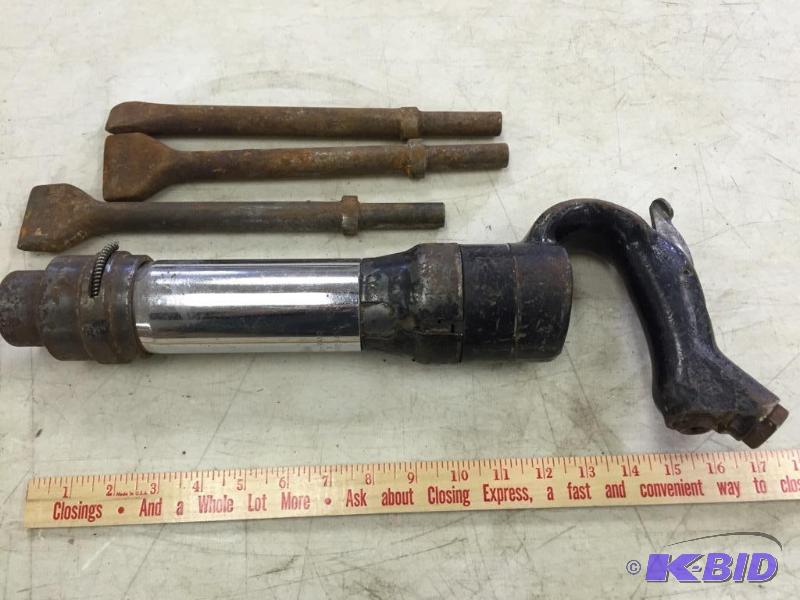 lot 59 image: Heavy Duty Pneumatic Chipping Tool