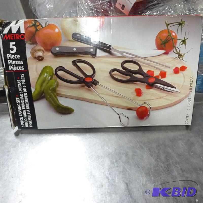 lot 109 image: New Metro Wood chopping block with tongs...