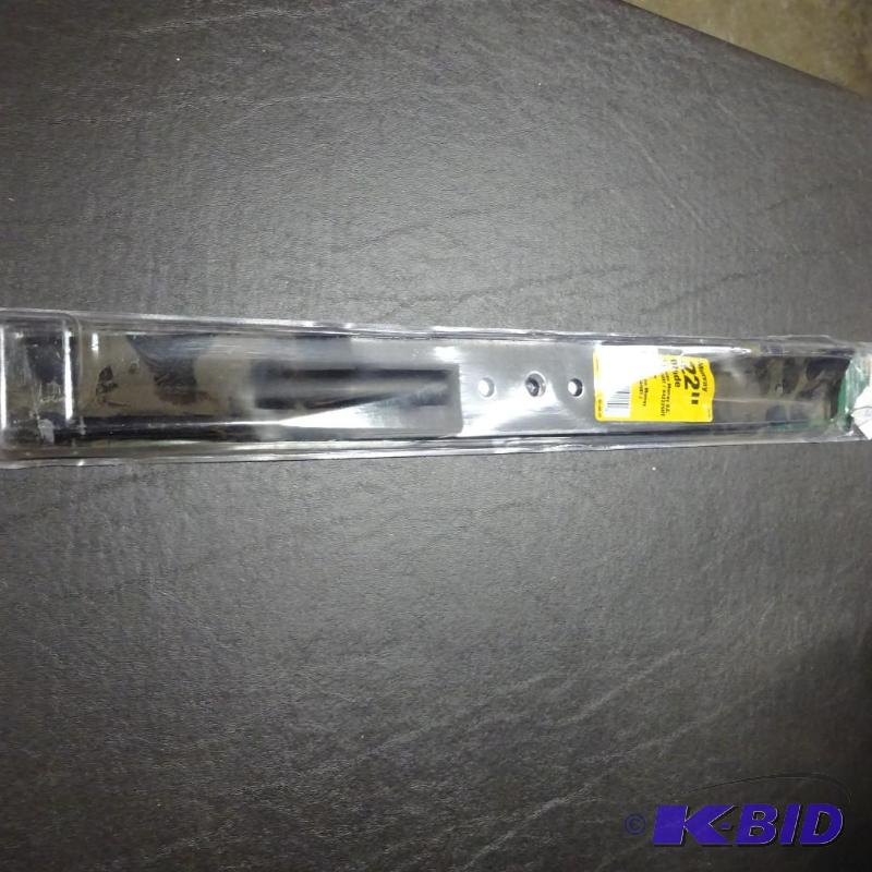 lot 67 image: New ACE 22in replacement lawnmower blade...