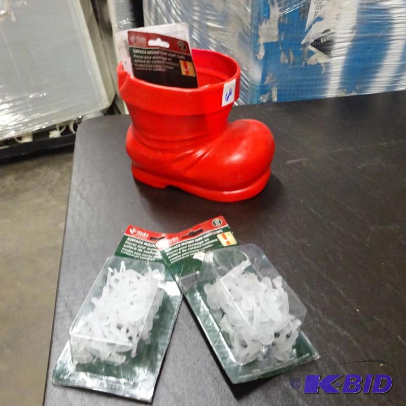 lot 69 image: New decorative Santa boot with 4 packs of lig...