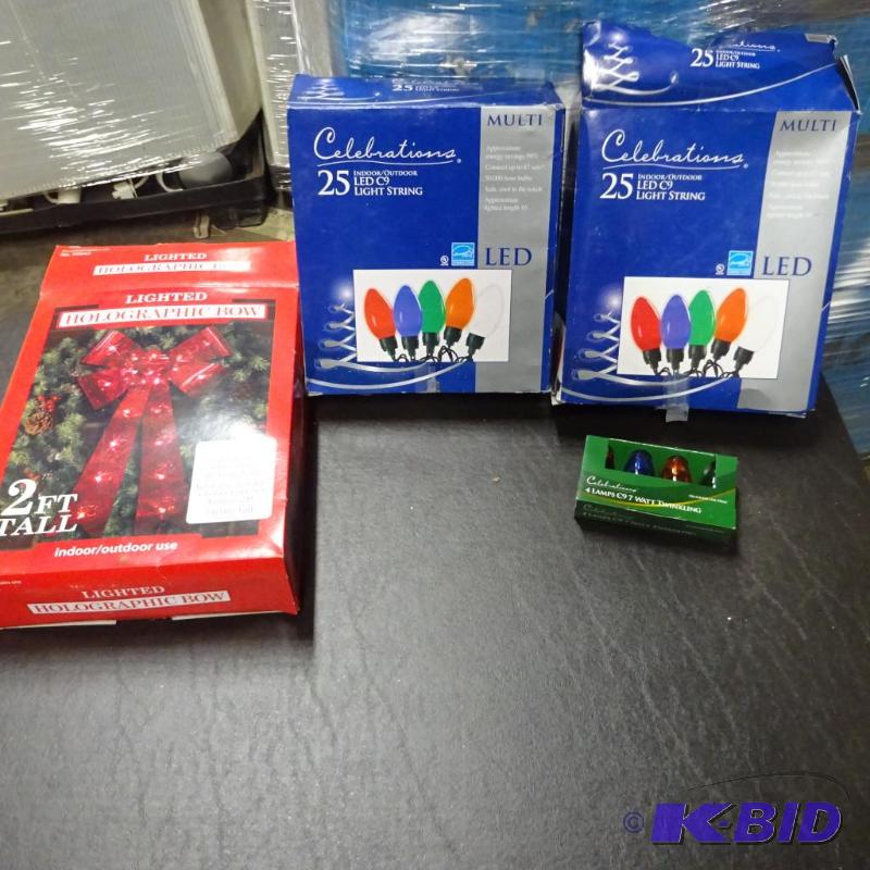 lot 75 image: New 4 pc lot of Xmas light sets and bulbs...