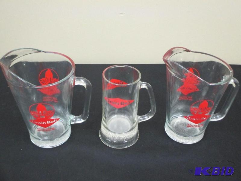 lot 14 image: Grain Belt Beer Pitchers & Mug