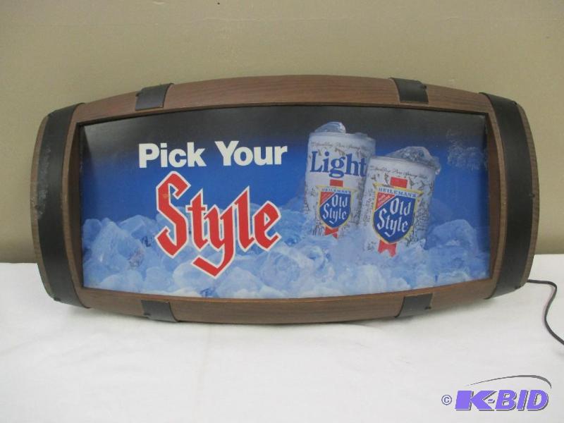 lot 2 image: Heilemans Old Style Bar Light