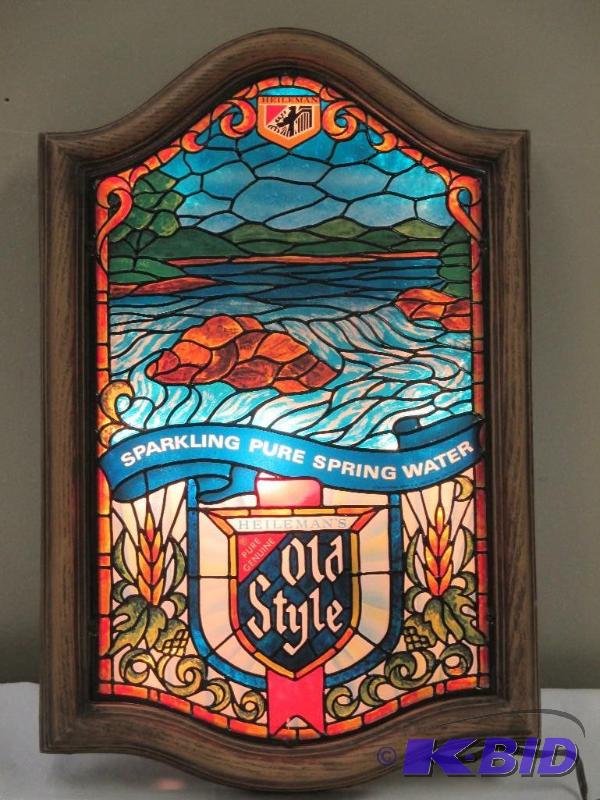 Sold at Auction: Heilemans Old Style Beer Stained Glass Style Light Up  Advertising Sign
