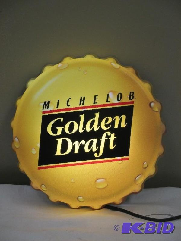 lot 6 image: Michelob Golden Draft Bottle Cap Bar Light