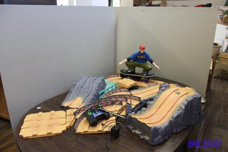 lot 103 image: Tony Hawk RC Skate Park