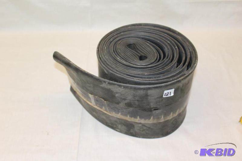 lot 121 image: 7" Rubber Hose ...