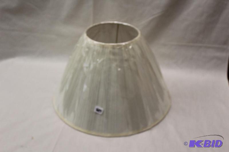 lot 125 image: Lamp Shade...