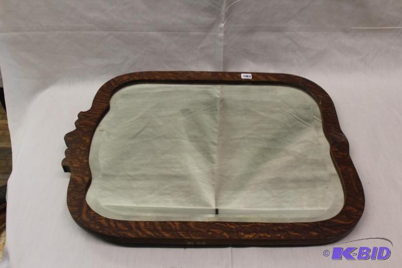 lot 130 image: Vintage Vanity  &nbspDresser Mirror   ...