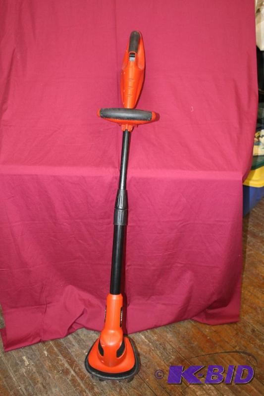 lot 146 image: Black and Decker Cordless Garden Cultivator&n...