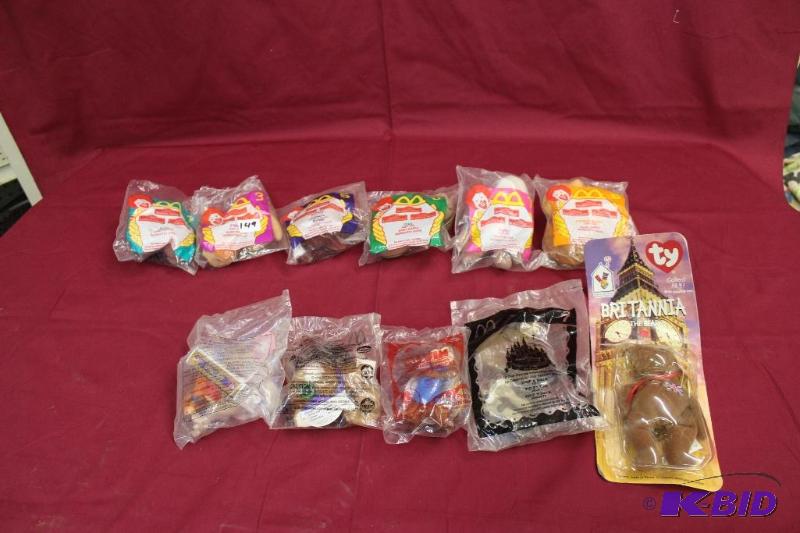 lot 149 image: Collection of McDonalds Happy meal toys ...