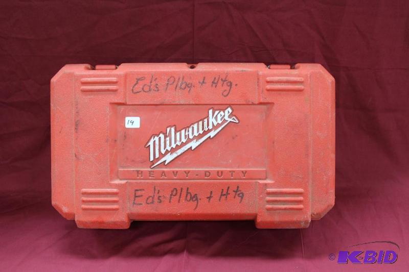 lot 19 image: Milwaukee Angle Drill   Works as it shou...