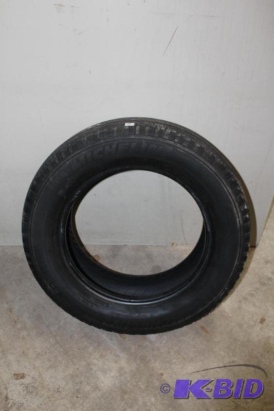 lot 264 image: P22565R17, One