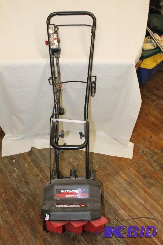 lot 309 image: Yard Machines Snow Fox Electric Shovel  Teste...
