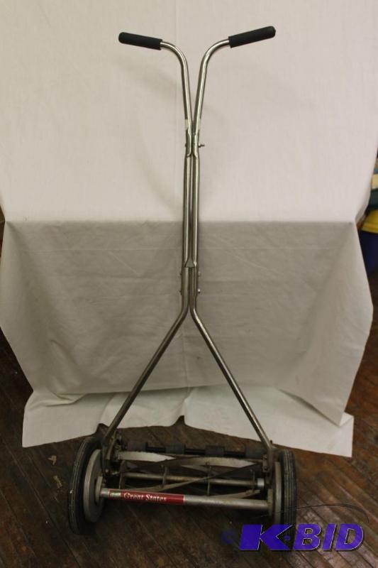 lot 310 image: Great States Hand Reel Push Lawn Mower  ...