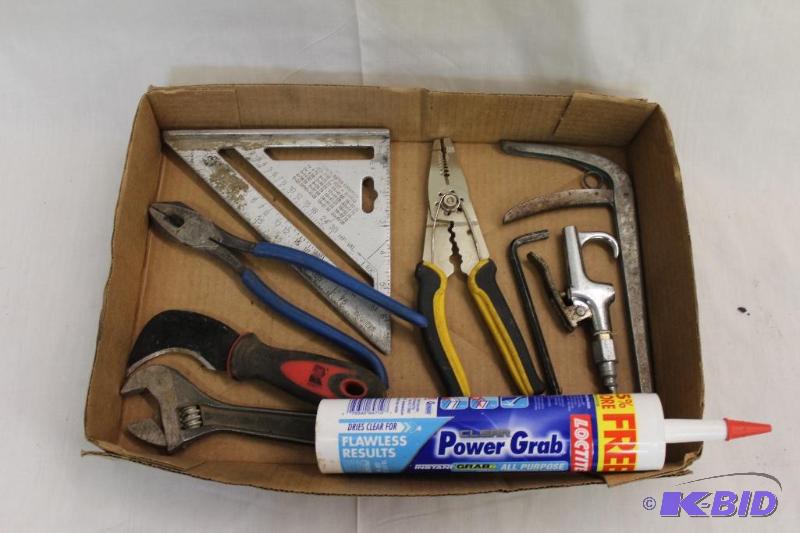 lot 44 image: Assorted tools ...