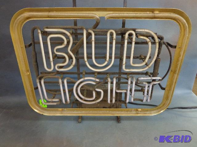 Bud Light Neon Sign   Powers up and works but...