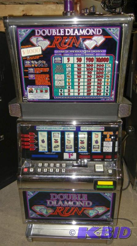 lot 1007 image: IGT S-2000 DOUBLE DIAMOND RUN REEL SLOT MACHINE w 5 BACKLIT REELS