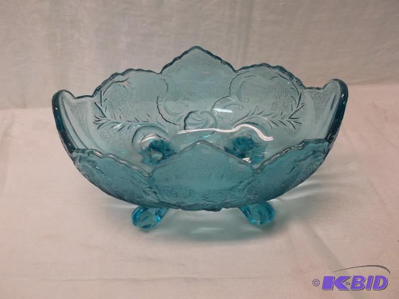 Beautiful collectable footed dish no chips or...