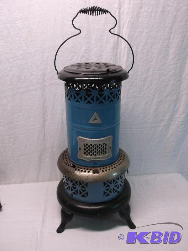 Vintage Perfection smokeless oil heater great...