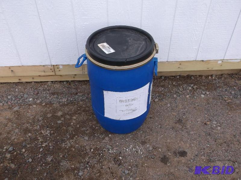 20 gallon food grade barrel with locking lid....