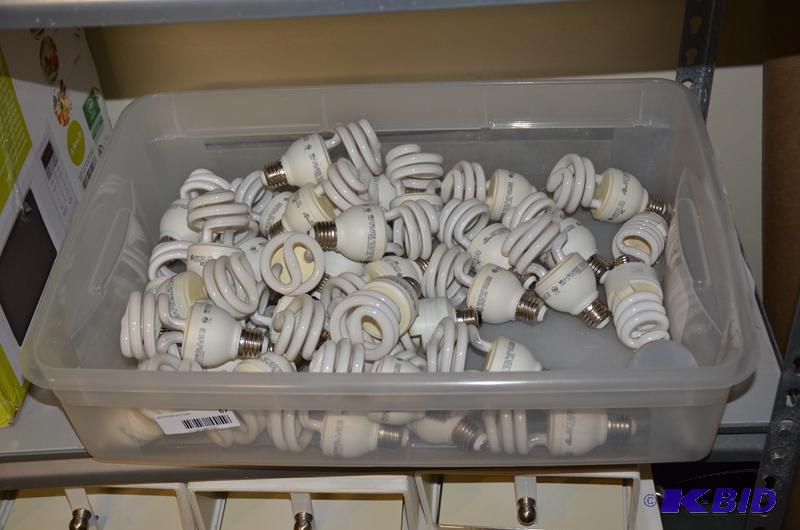 lot 67 image: Dimmable 15 watt bulbs approx 30 bulbs...