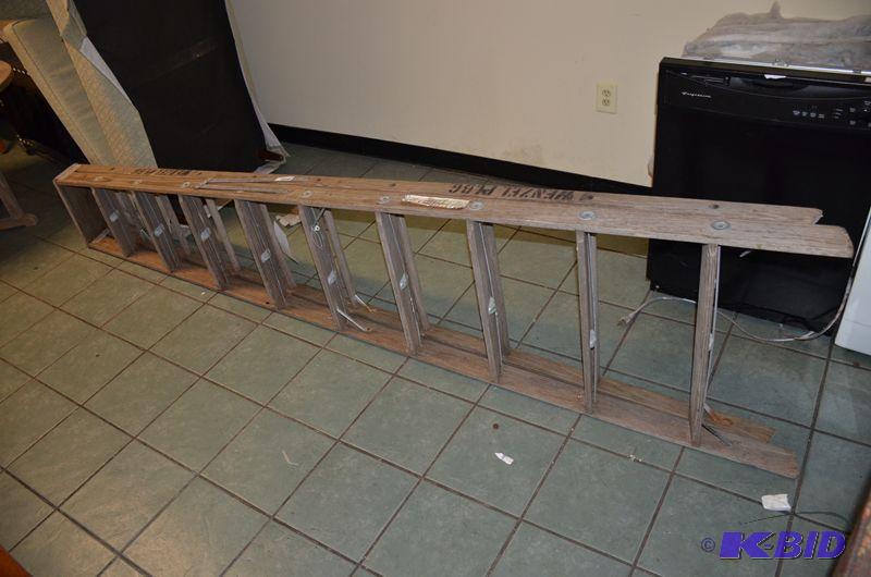 lot 69 image: Wood step ladder 10"...