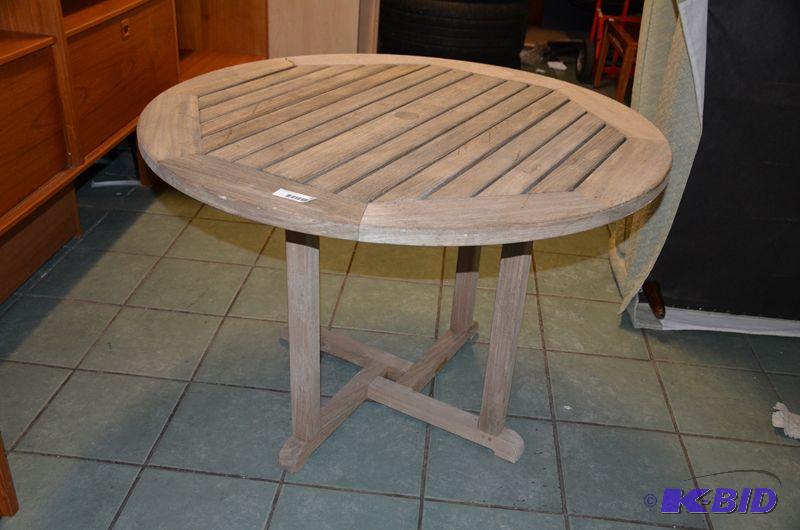lot 82 image: Wooden picnic table 42" diameter   ...