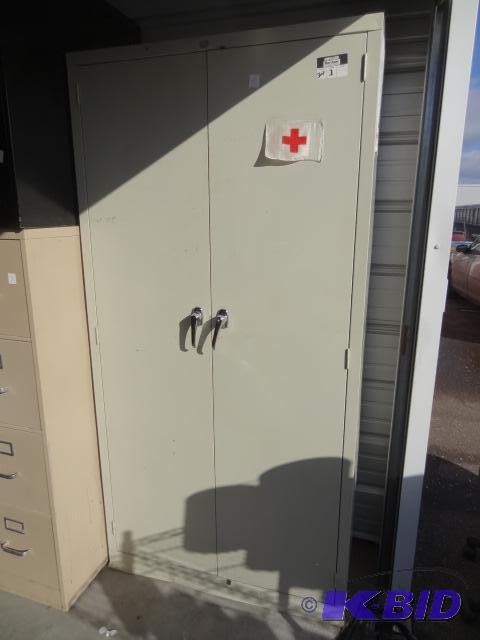 lot 1 image: 2 door metal cabinet. 4 shelves. Very nice sh...