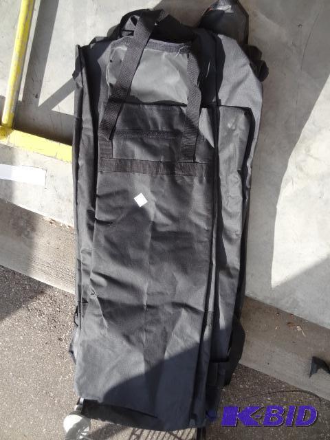 lot 12 image: 10 canvas bags. 36 x 14...