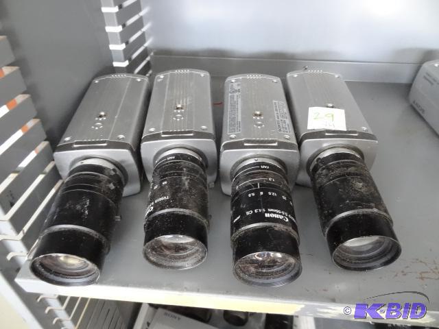 lot 29 image: Sony EX wave HAD color video camera. SSC-DC39...