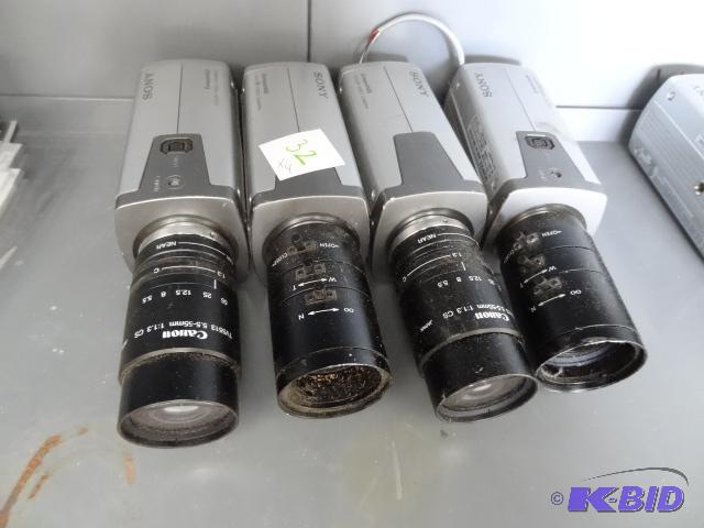 lot 32 image: Sony EX wave HAD color video camera. SSC-DC39...