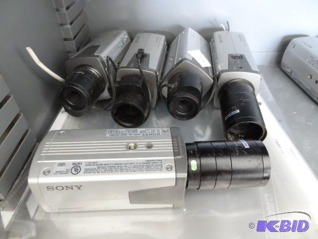 lot 33 image: Sony EX wave HAD color video camera. SSC-DC39...